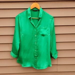 🍒Violet & Clair Green blouse M NWOT🍒